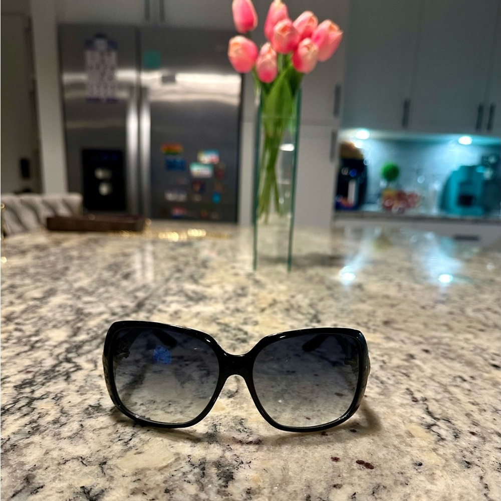 AUTHENTIC GUCCI SUNGLASSES